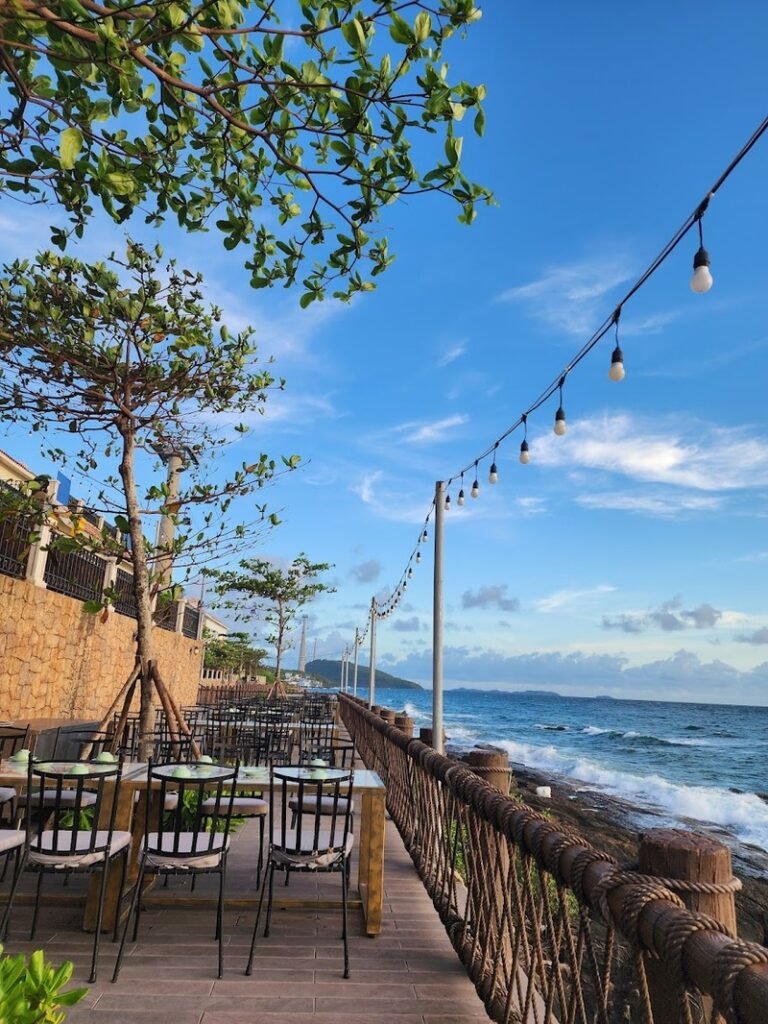 Khuvuchanhlangvenbien Thala Hotel Phu Quoc